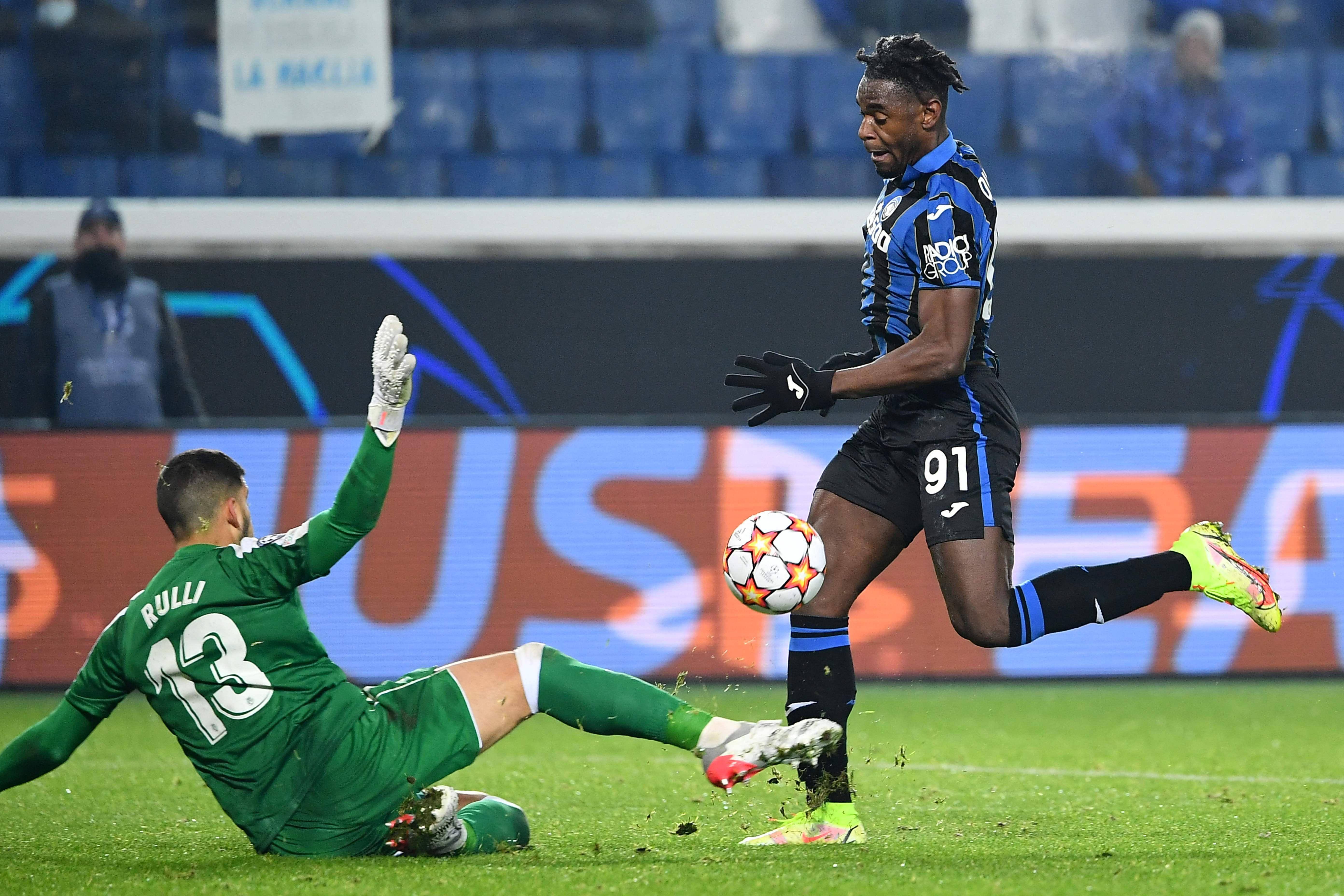 比利亚雷亚尔训练开放日,加时末段状态回暖引欢呼,德甲在即,控场能力受关注(比利亚雷亚尔主教练) 比利亚雷亚尔训练开放日,加时末段状态回暖引欢呼,德甲在即,控场能力受关注(比利亚雷亚尔主教练)